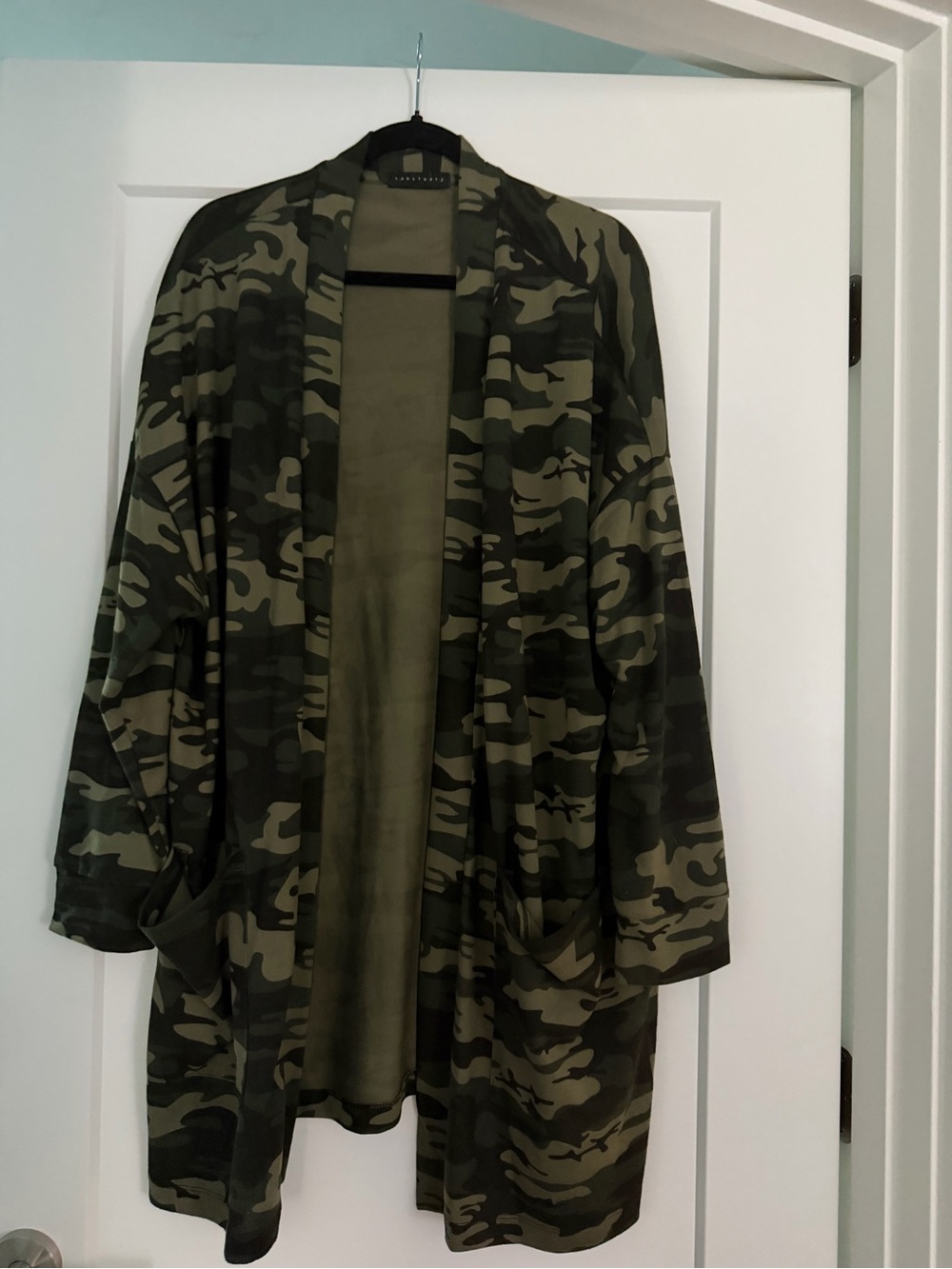 Sanctuary Olive & Dark Camo Open-Front Cardigan